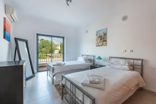 Luxury groundfloor close to Porto de Mos beach 18