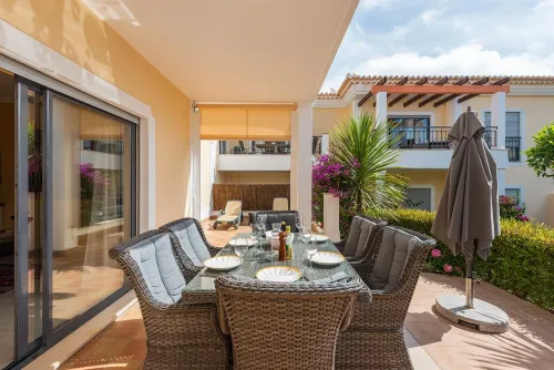 Luxury groundfloor close to Porto de Mos beach 1